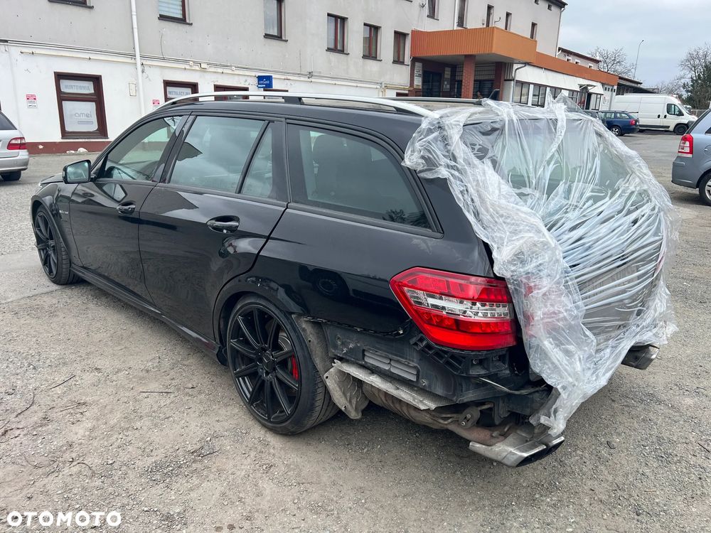 Mercedes-Benz Klasa E 63 AMG AMG AMG Speedshift MCT AMG Performance Package - 4