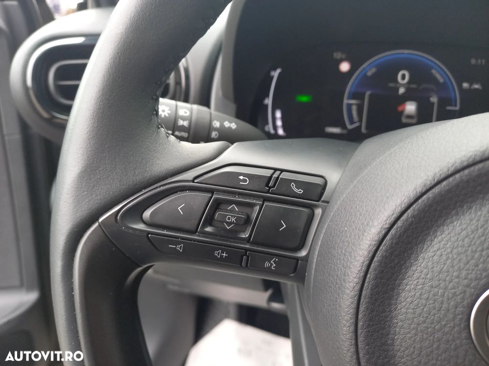 Toyota Yaris 1.5 VVT-i HSD Dynamic Bi-tone - 20