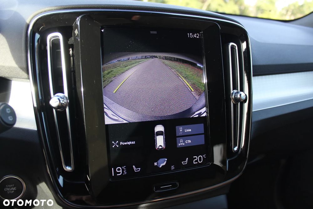 Volvo XC 40 D3 Momentum Pro - 24