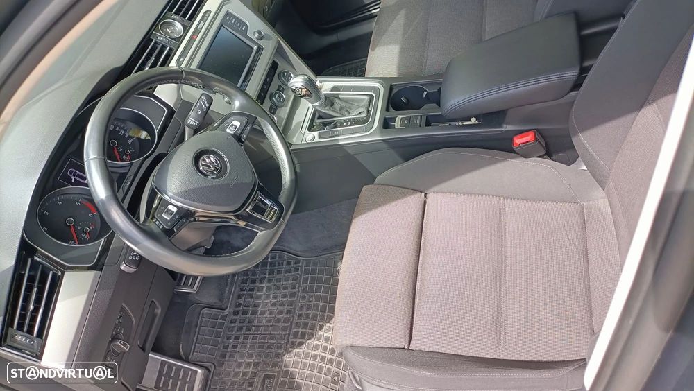 VW Passat Variant 1.6 TDI Confortline DSG - 18