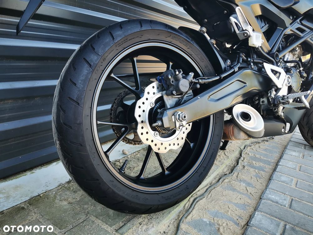 Honda CB - 16