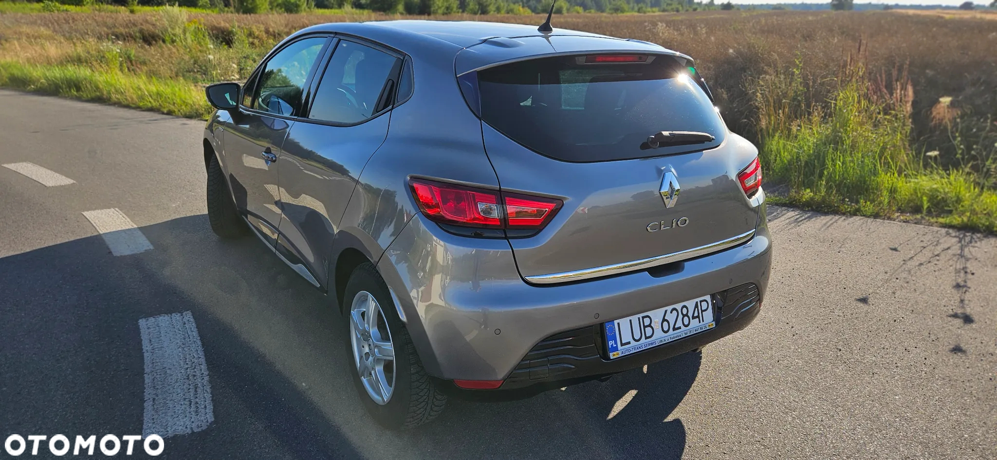 Renault Clio 1.2 16V 75 Limited - 17