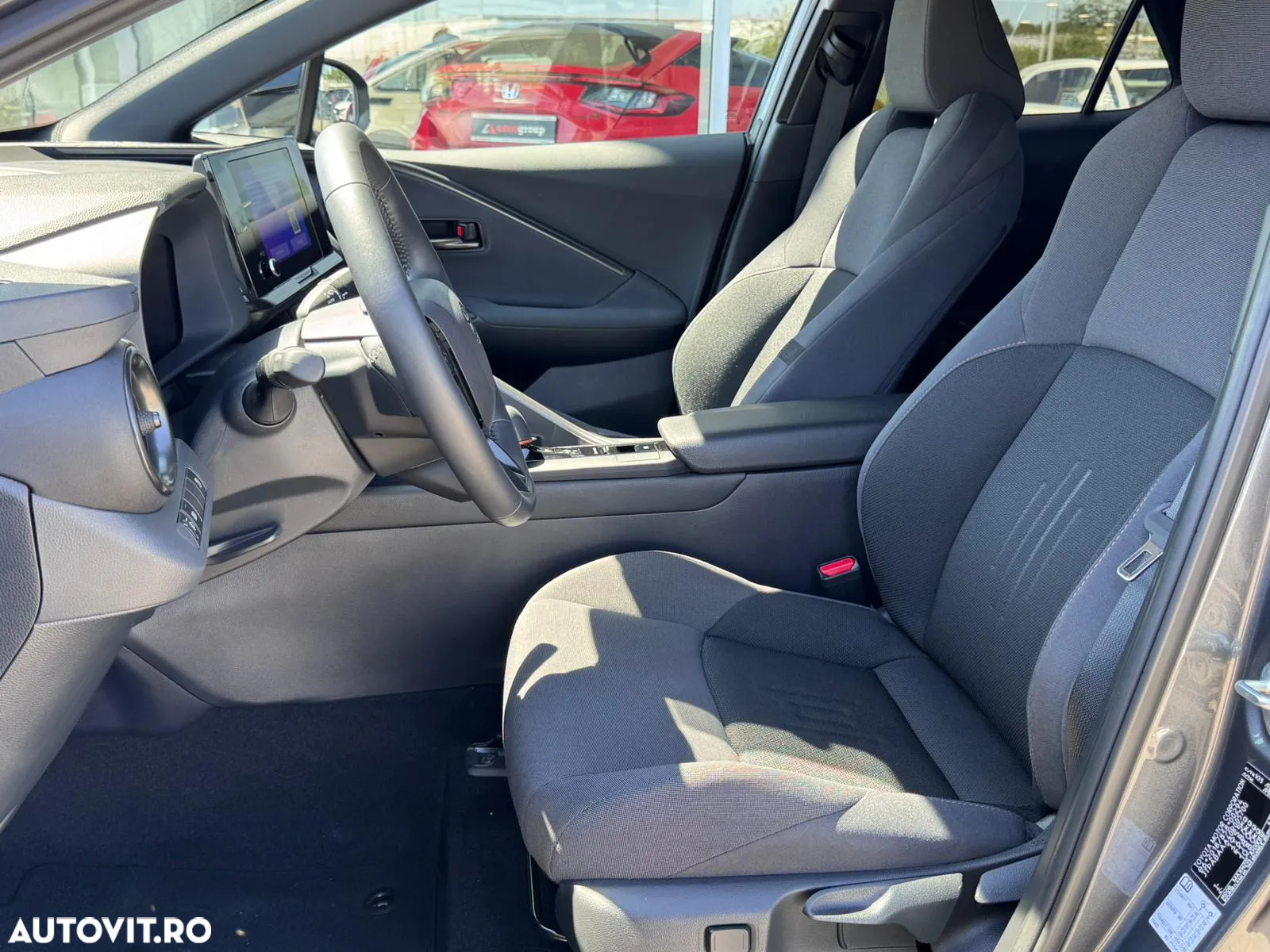 Toyota C-HR ver-1-8-hev-140-cp-4x2-cvt-dynamic - 10