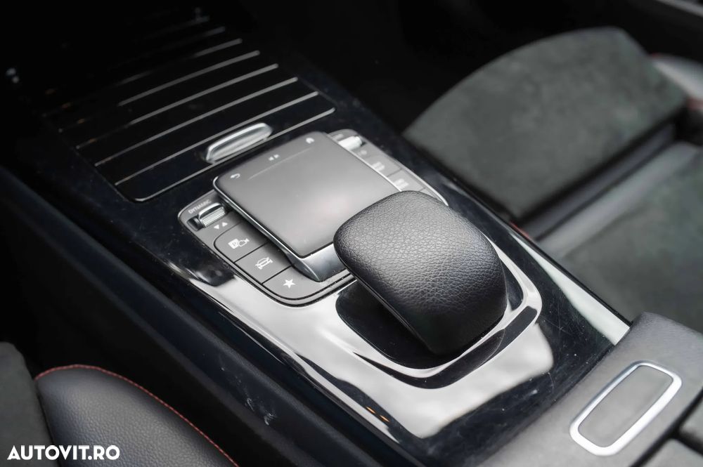 Mercedes-Benz A 250 e 8G-DCT Edition AMG Line - 24
