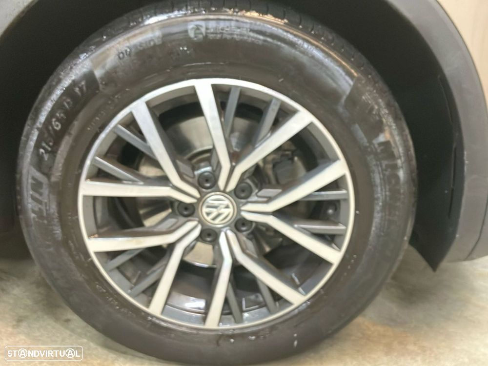 VW Tiguan 1.5 TSI Confortline - 24