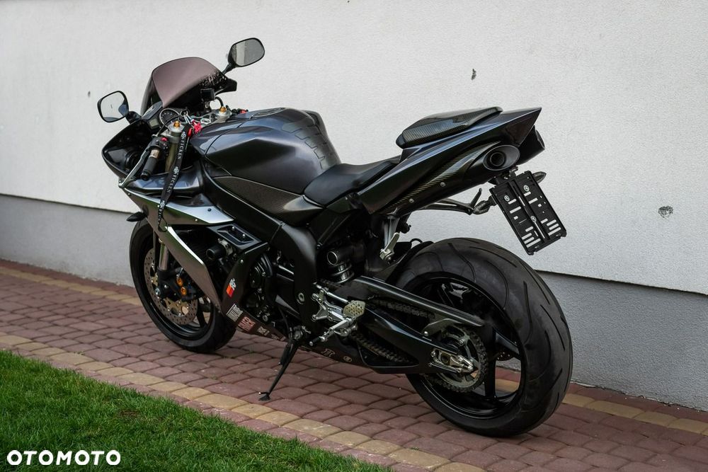Yamaha R1 - 5