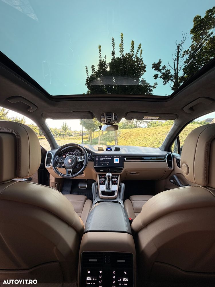 Porsche Cayenne - 7