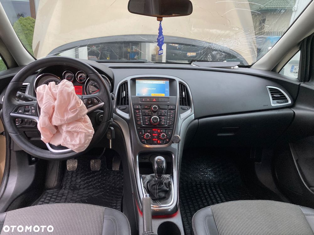 Opel Astra 1.4 T Executive EU6 - 13