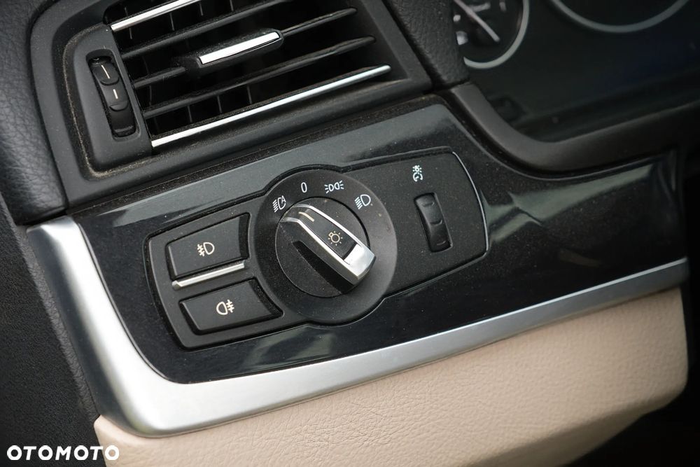 BMW Seria 5 520d Luxury Line - 27