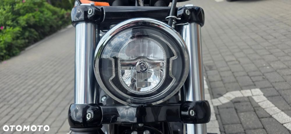 Harley-Davidson Softail Street Bob - 24