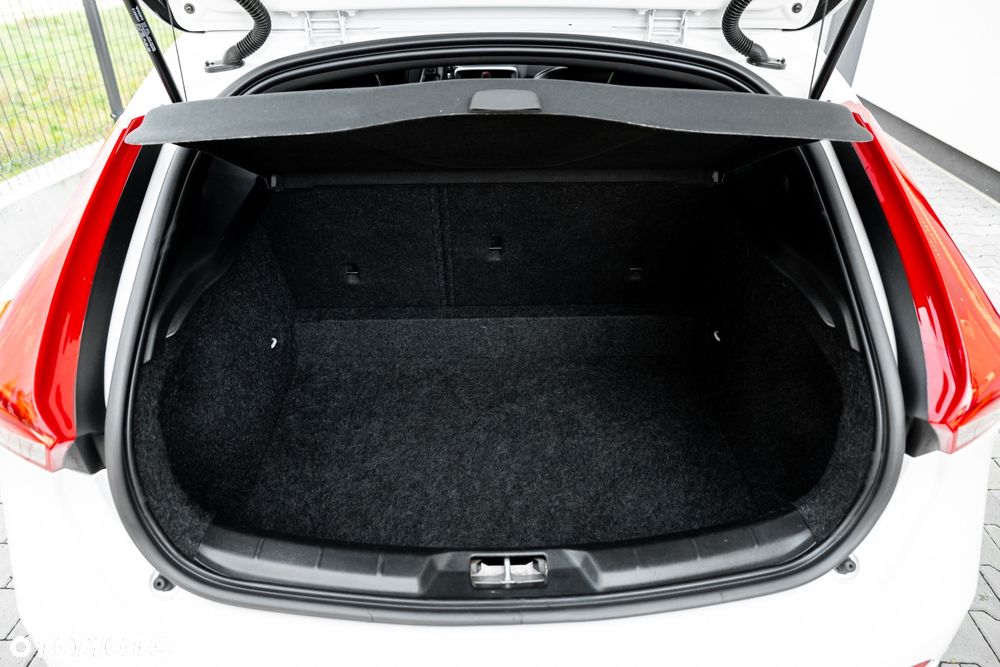 Volvo V40 D2 Geartronic RDesign - 17