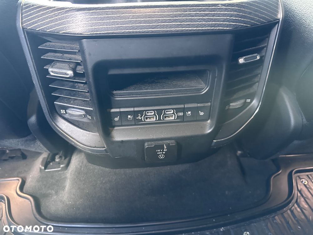 Dodge RAM - 12