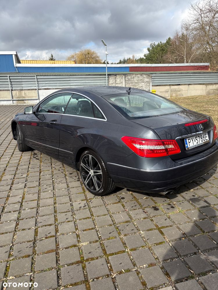 Mercedes-Benz Klasa E 200 BlueEFFICIENCY 7G-TRONIC Avantgarde - 2