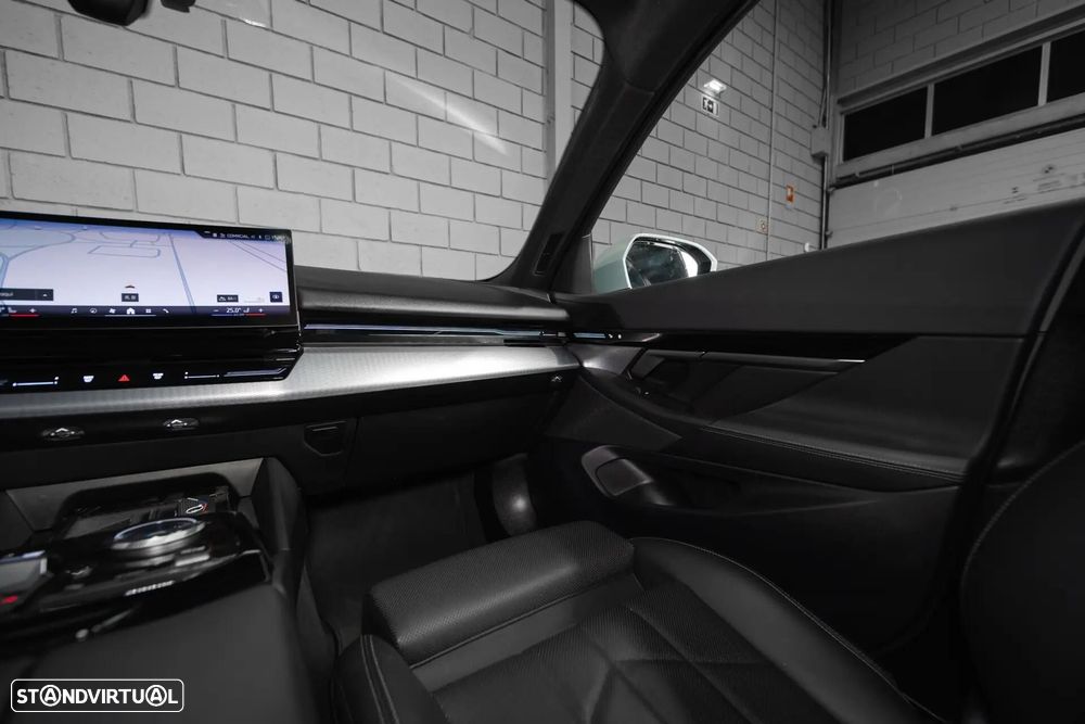 BMW 520 d Pack Desportivo M - 38