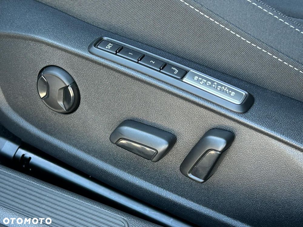 Volkswagen Golf Variant - 33