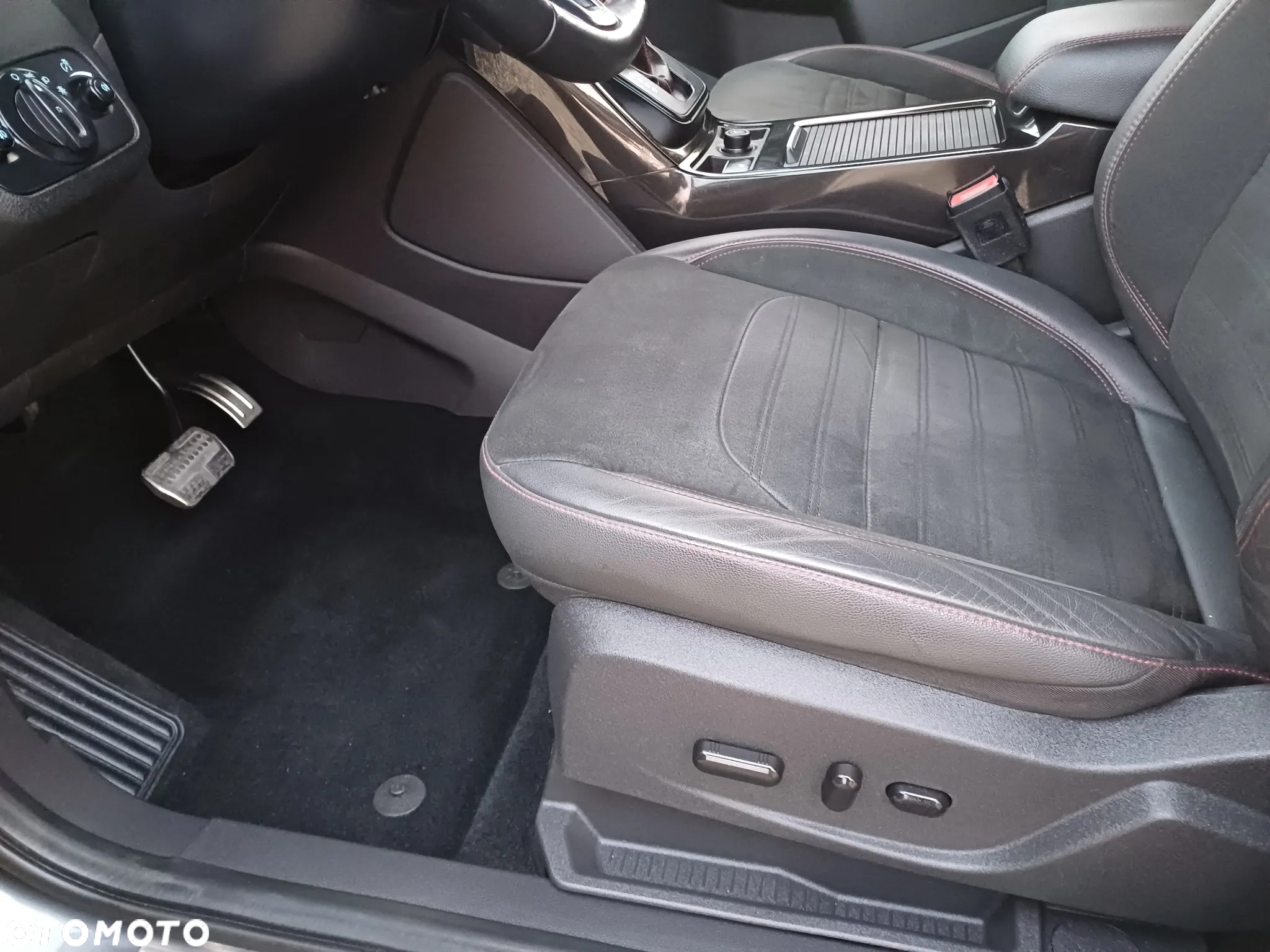Ford Kuga 2.0 TDCi AWD ST-Line - 26