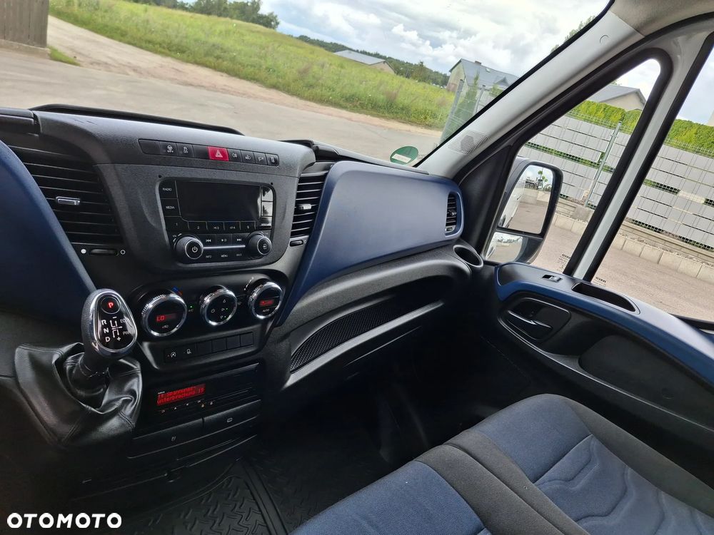 Iveco Daily 35S16 L4H2 Furgon VAN Blaszak Maxi Reflektory Full Led Euro 6 Skrzynia Biegów HI-MATIC 3 Miejsca Kamera Cofania Drzwi tylne Otwierane 270 Stopni Udźwig Haka 3500kg Radar Asystent Pasa Ruchu - 16