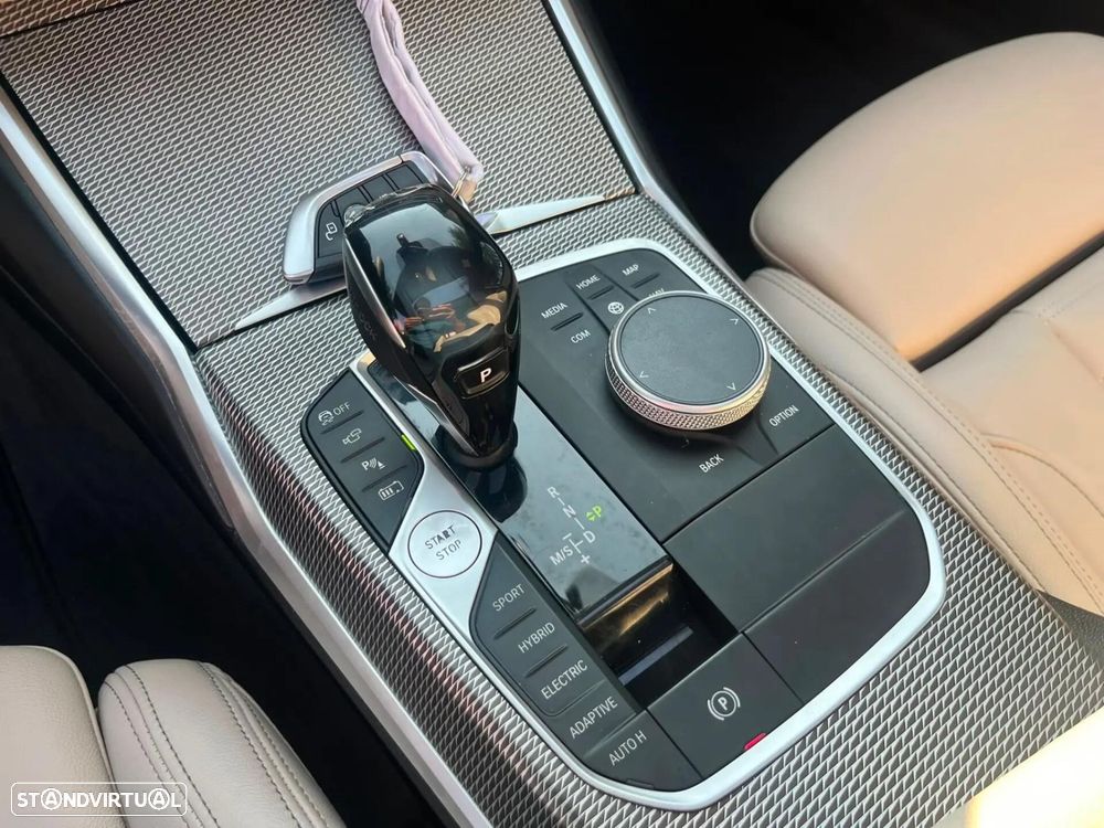 BMW 330 e Pack Desportivo M Auto - 31
