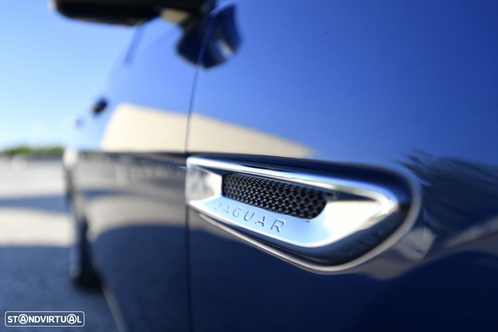 Jaguar XE 20d Aut. Portfolio - 6