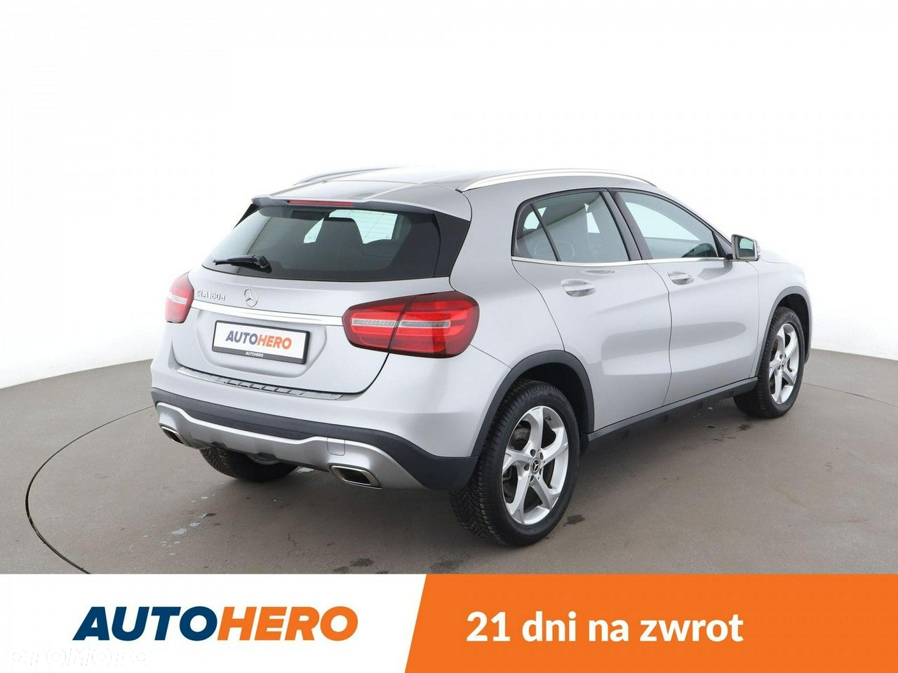 Mercedes-Benz GLA - 8