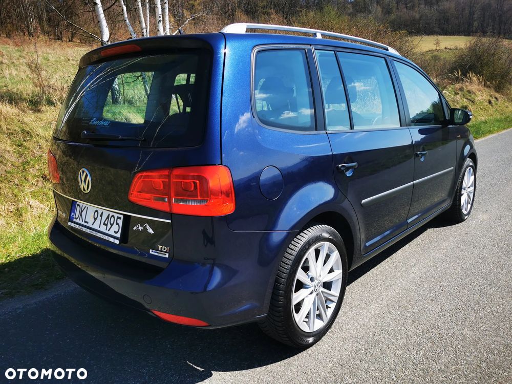 Volkswagen Touran - 12