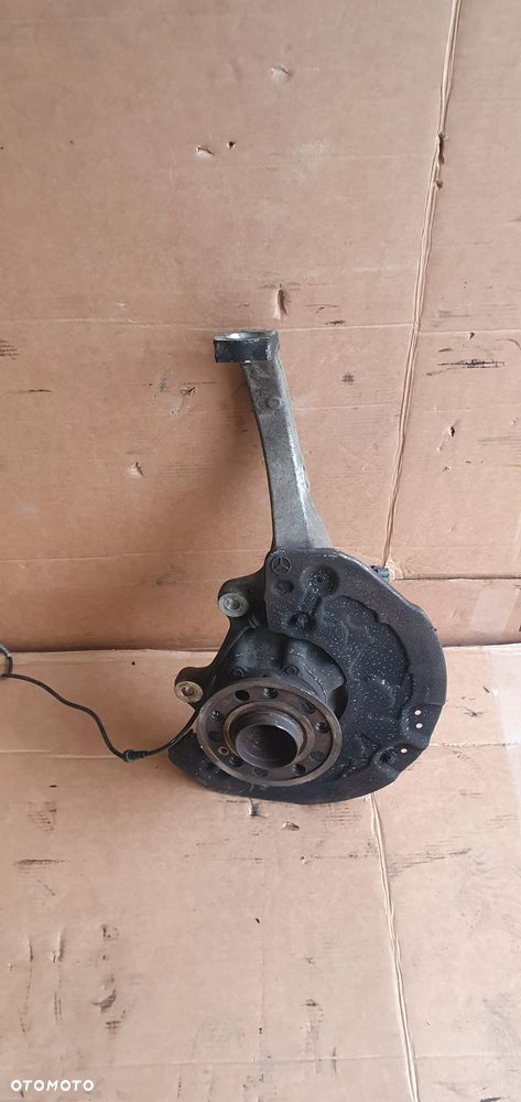 Zwrotnica piasta prawy przód przednia prawa Mercedes E-Klasa W213 - 1