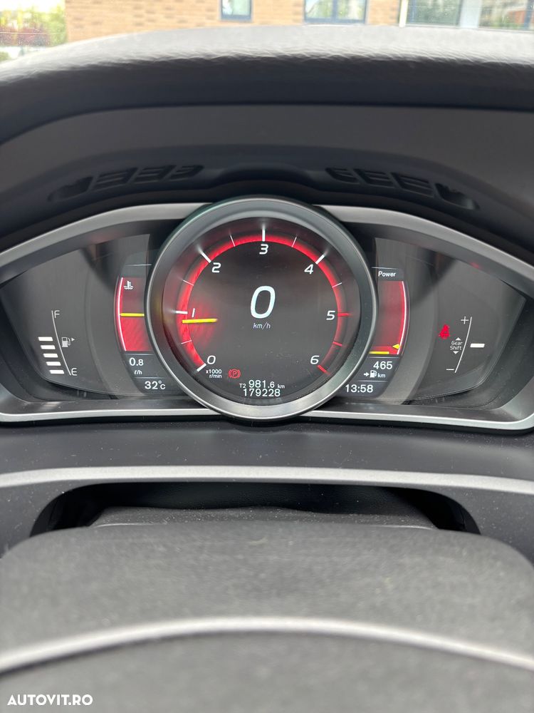 Volvo V40 D2 Basic - 9