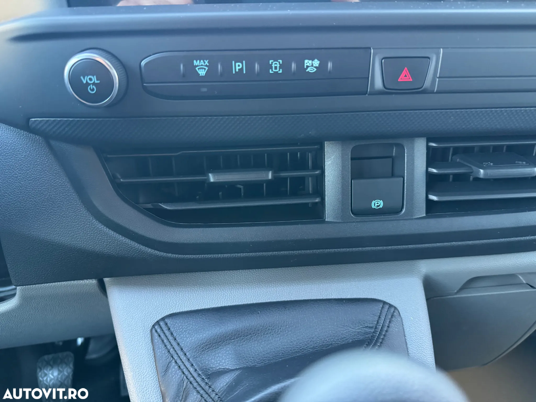 Ford Transit Custom DCIV 300L 2.0 EcoBlue 150 CP 6MT L2H1 FWD Trend - 14