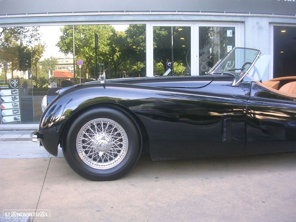 Jaguar XK - 8