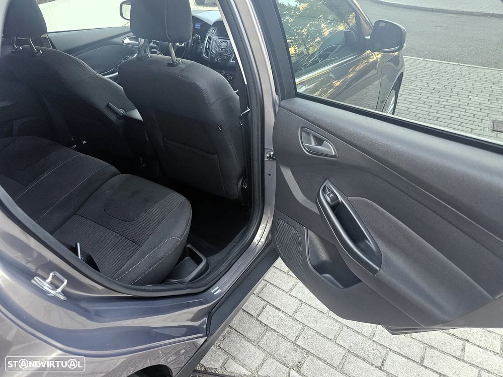 Ford Focus SW 1.6 TDCi Titanium - 11