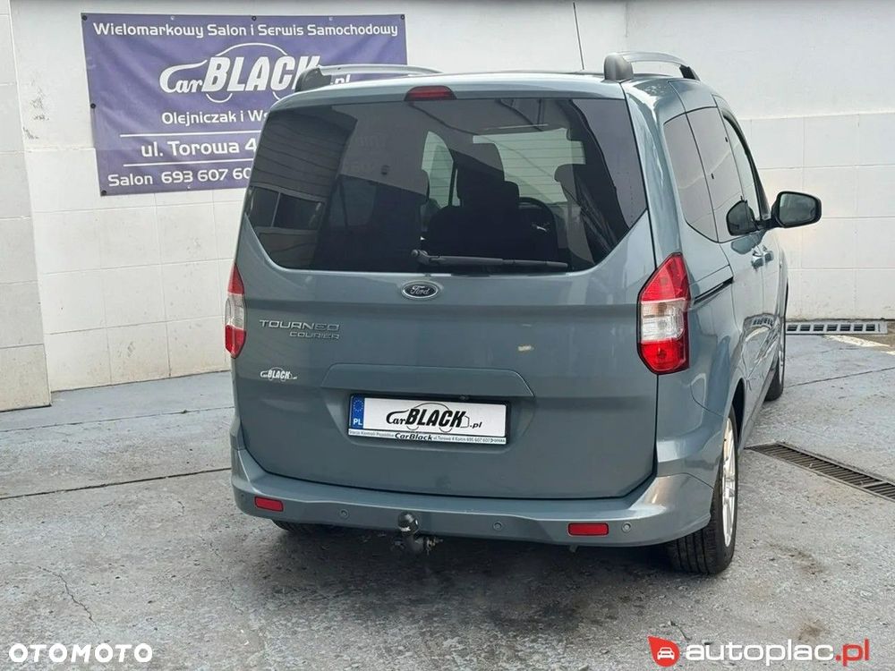 Ford Tourneo Courier - 24
