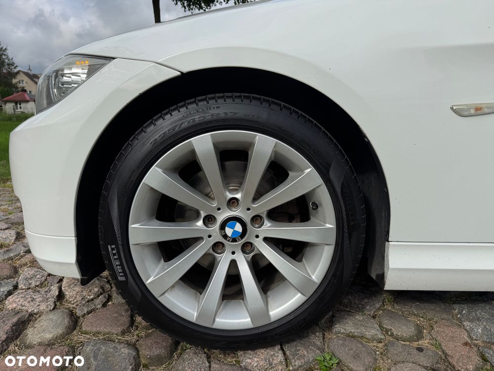 BMW Seria 3 318d DPF Touring Edition Sport - 11