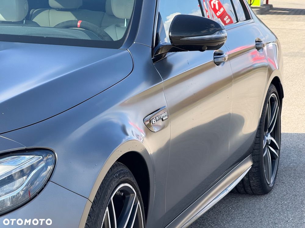Mercedes-Benz Klasa E AMG 63 S 4Matic AMG Speedshift 9G-MCT Edition 1 - 28