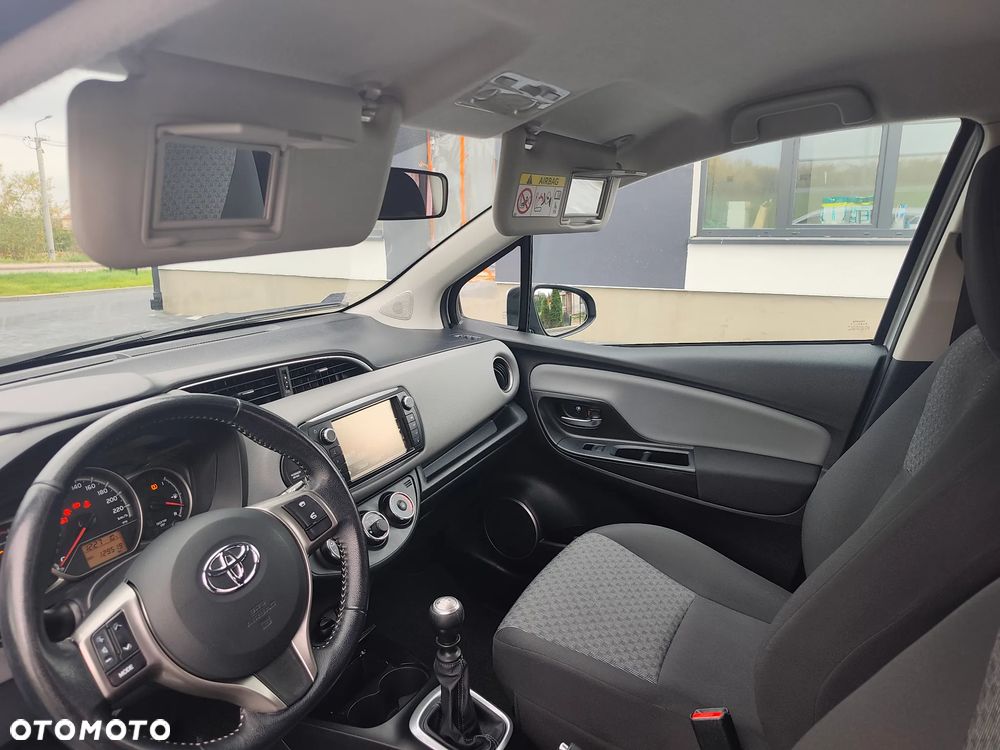 Toyota Yaris - 33
