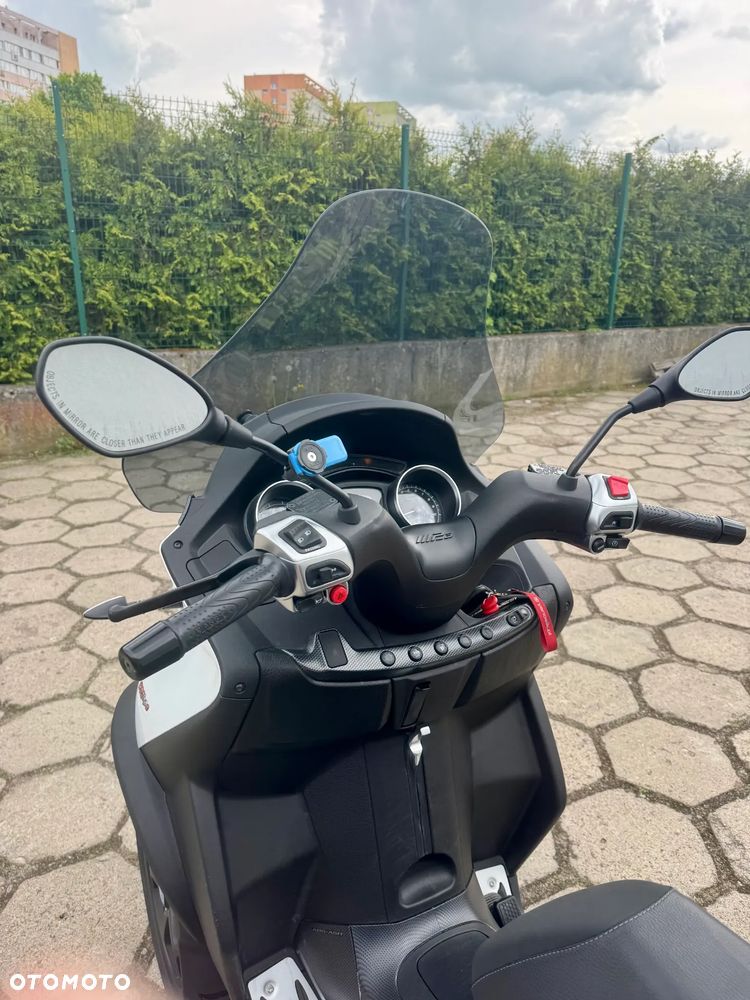 Piaggio MP-3 - 10