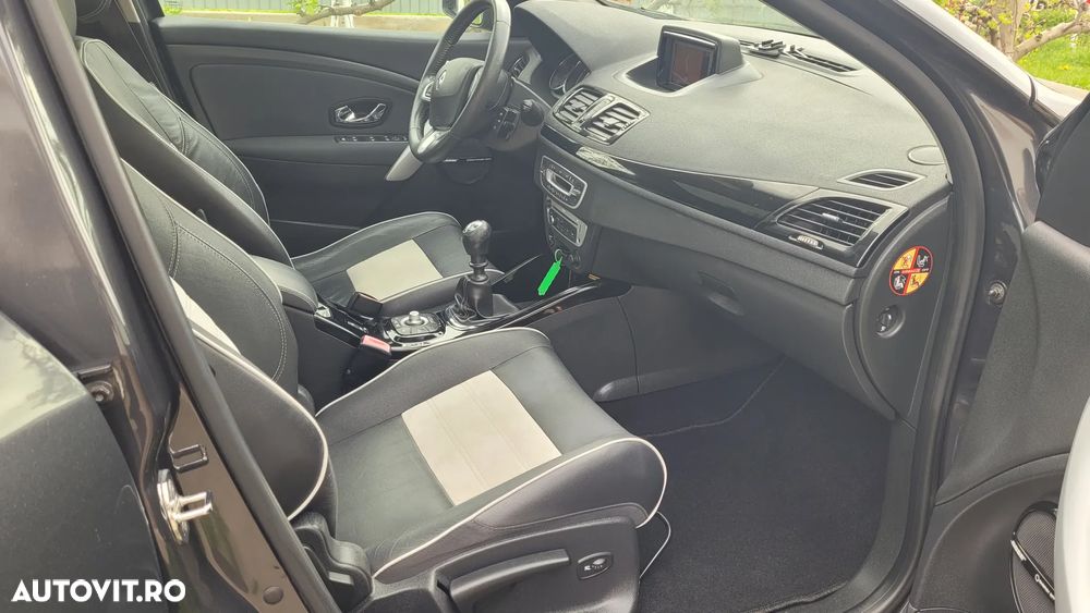Renault Megane ENERGY dCi 110 Start & Stop Bose Edition - 36