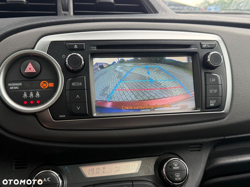 Toyota Yaris 1.33 Premium - 12