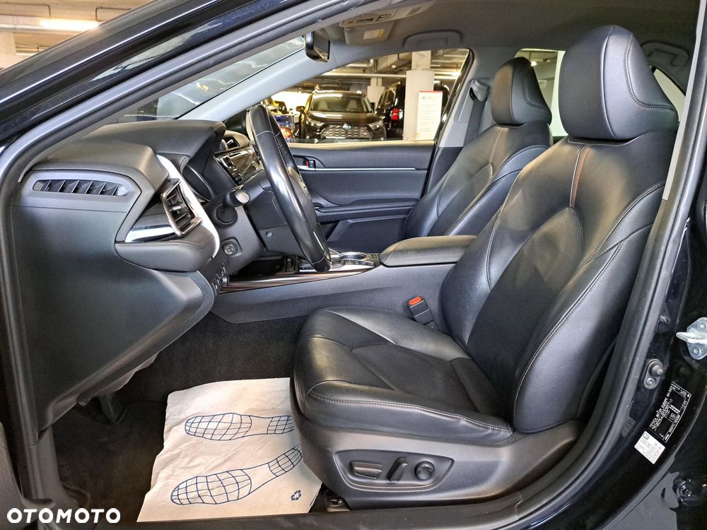 Toyota Camry 2.5 Hybrid Executive CVT - 12