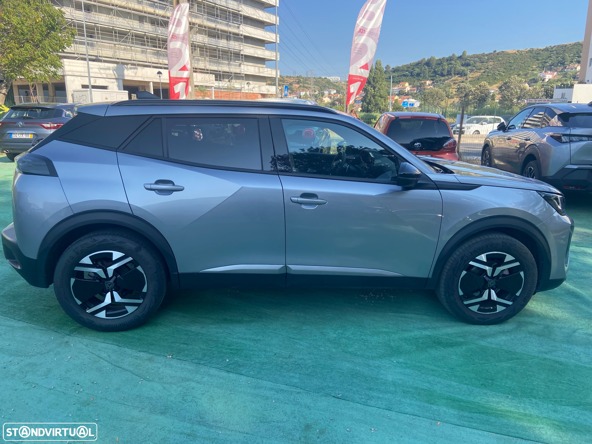 Peugeot 2008 1.2 PureTech Allure EAT8 - 8
