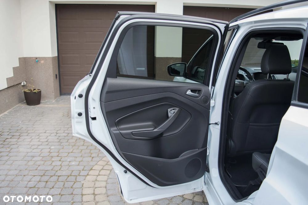 Ford Kuga 2.0 TDCi 4x4 ST-Line - 32