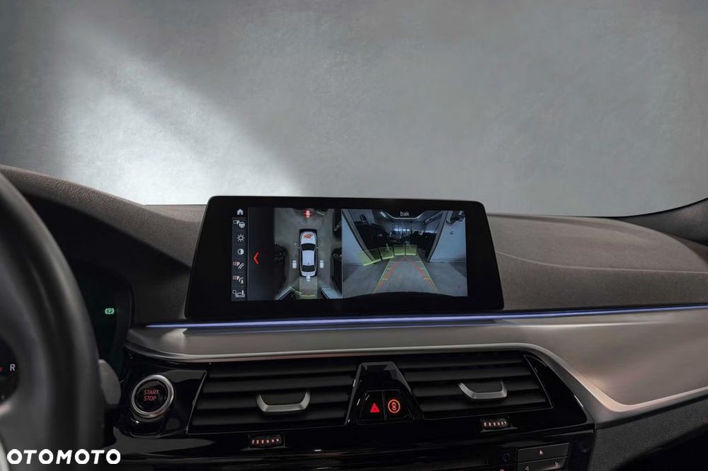 BMW Seria 5 530e M Sport Edition - 15