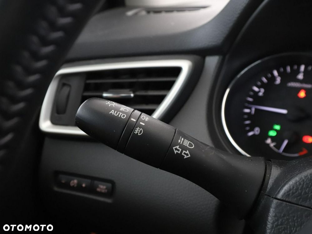 Nissan Qashqai 1.6 DIG-T N-Connecta - 33