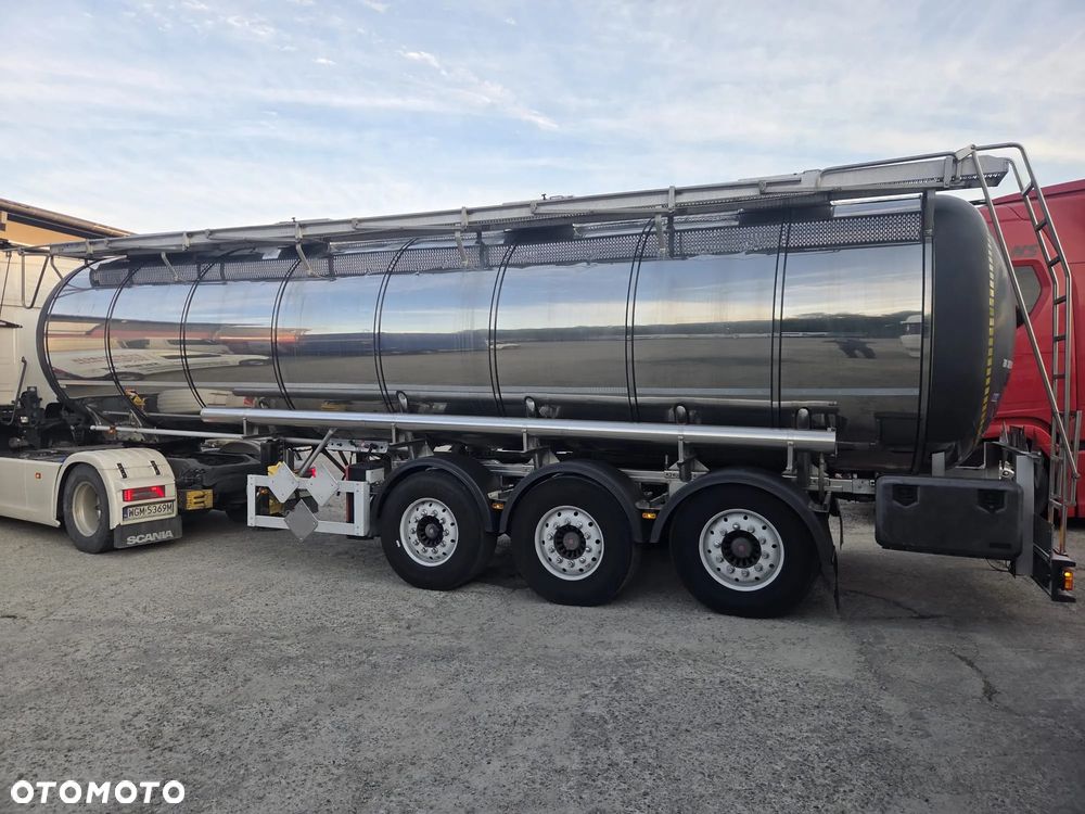 Feldbinder ADR L4BH 30000 litrów - 1