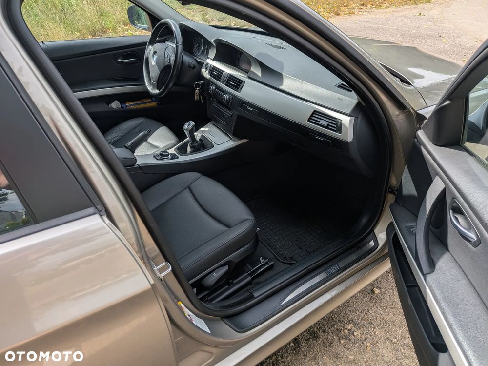 BMW Seria 3 318d DPF - 7