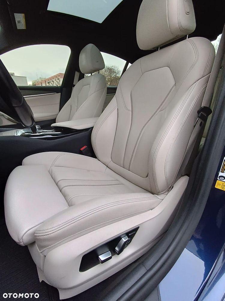 BMW Seria 5 530i Sport Line sport - 23