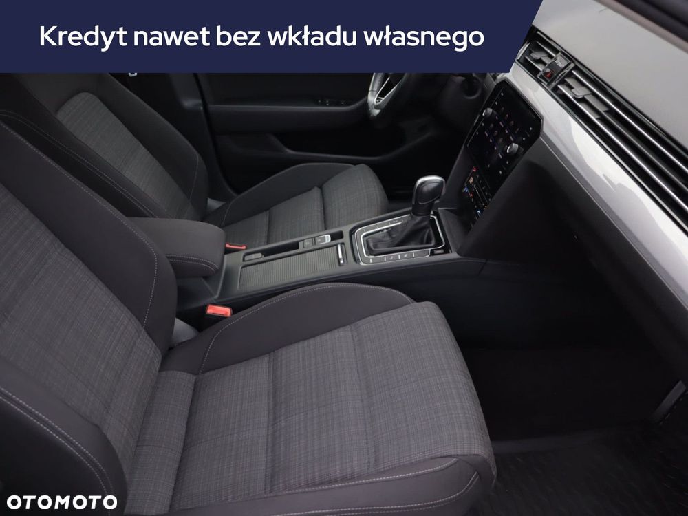 Volkswagen Passat - 11