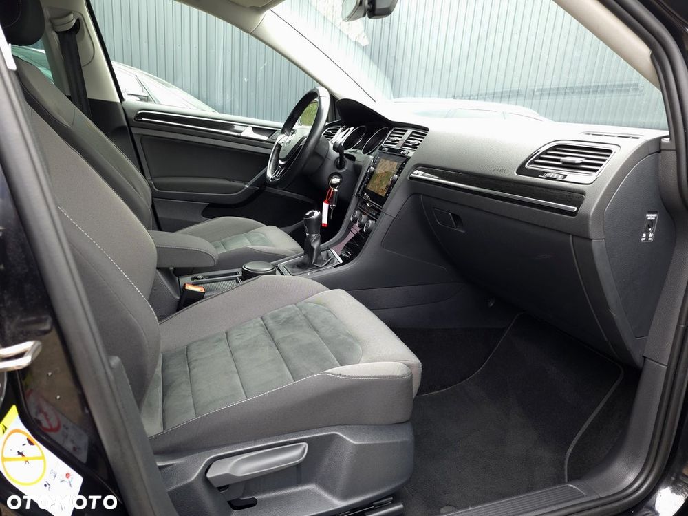 Volkswagen Golf - 15