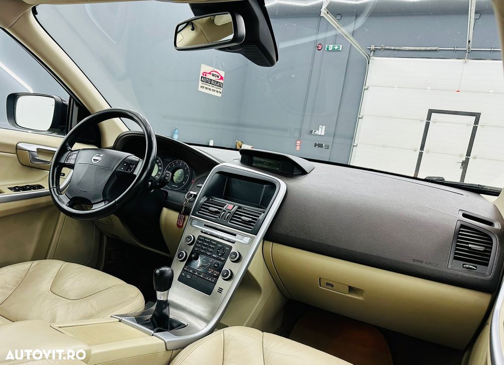 Volvo XC 60 D4 AWD Momentum - 21