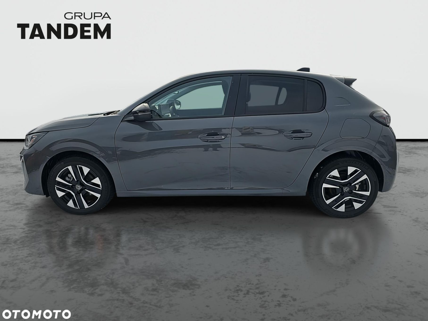 Peugeot 208 - 12