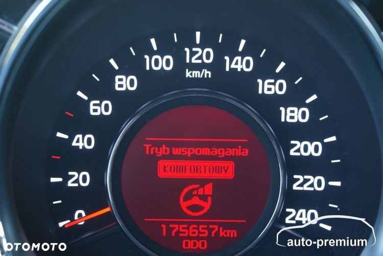 Kia Ceed 1.6 GDI Dream Team Edition - 18